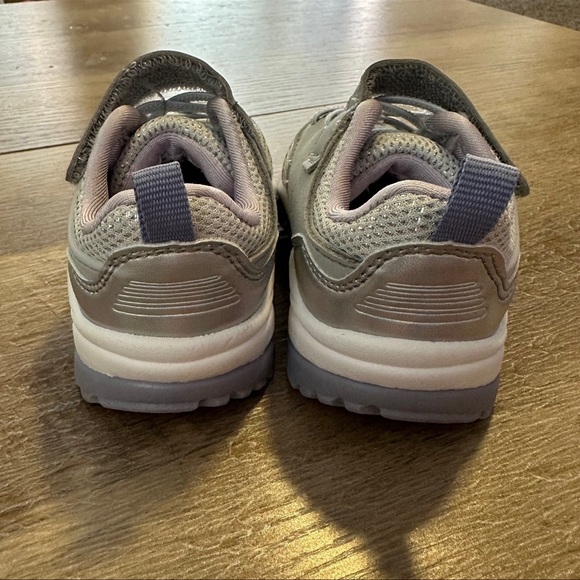 NWOB Cat & Jack Velcro WIDE Toddler Girls Sneakers - Picture 6 of 7